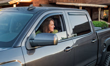 Laden Sie das Bild in den Galerie-Viewer, Lund 2015-2019 Chevrolet Colorado Crew Cab Ventvisor Elite 4pc - Blue Grey
