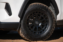 गैलरी व्यूवर में इमेज लोड करें, ICON Journey 17x8.5 5x108 38mm Offset 6in BS Satin Black Wheel