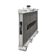Laden Sie das Bild in den Galerie-Viewer, Mishimoto 00-04 Subaru Legacy Aluminum Radiator