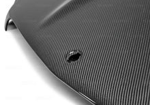 गैलरी व्यूवर में इमेज लोड करें, Seibon 08-11 Mercedes-Benz C-Class GT-Style Carbon Fiber Hood