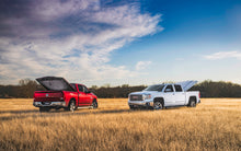 Cargar imagen en el visor de la galería, UnderCover 19-20 Ram 1500 (w/o Rambox) 5.7ft Elite LX Bed Cover - Granite Chrystal