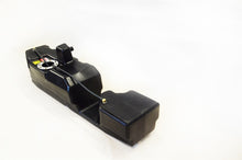 गैलरी व्यूवर में इमेज लोड करें, Titan Fuel Tanks 01-10 GM 2500 39 Gal. Extra HD Cross-Linked PE XXL Mid-Ship Tank - Extended Cab SB