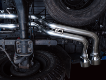 Carica l&#39;immagine nel visualizzatore di Gallery, AWE 16-22 Toyota Tacoma 0FG Catback Exhaust w/ BashGuard - Dual Chrome Silver Tips