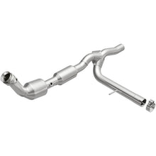 Carica l&#39;immagine nel visualizzatore di Gallery, MagnaFlow Conv Direct Fit 2005 Ford F150 V8