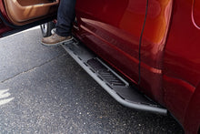Carica l&#39;immagine nel visualizzatore di Gallery, N-FAB 12007-2018 Chevrolet Silverado 1500 Crew Cab Pickup Ravegr Running Boards - Textured Black