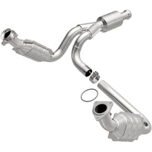 Laden Sie das Bild in den Galerie-Viewer, MagnaFlow Conv DF 09-13 Chevy Avalanche 5.3L