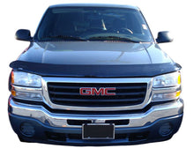 Laden Sie das Bild in den Galerie-Viewer, Lund 00-06 GMC Yukon Interceptor Hood Shield - Smoke
