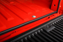 Laden Sie das Bild in den Galerie-Viewer, Lund 07-17 Toyota Tundra (5.5ft. Bed) Genesis Elite Tri-Fold Tonneau Cover - Black