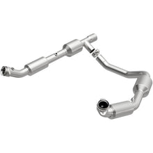 Carica l&#39;immagine nel visualizzatore di Gallery, MagnaFlow Conv Direct Fit 05-06 Ford E-350 Super Duty 5.4L