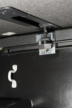 Charger l'image dans la galerie, Extang 14-16 Toyota Tundra (5.5ft) (w/o Rail System) Solid Fold 2.0
