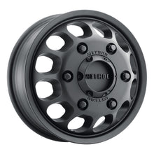 गैलरी व्यूवर में इमेज लोड करें, Method MR901 - FRONT 16x5.5 +117mm Offset 6x205 161.04mm CB Matte Black Wheel