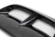 गैलरी व्यूवर में इमेज लोड करें, Seibon 04-05 Subaru WRX/STi CW Carbon Fiber Hood Scoop - Only Fits OEM Hoods (Not Seibon Hoods)