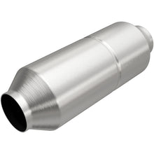 Laden Sie das Bild in den Galerie-Viewer, MagnaFlow Conv Universal 2.25 inch C/C spun body