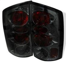 गैलरी व्यूवर में इमेज लोड करें, Spyder Dodge Ram 02-06 1500/Ram 2500/3500 03-06 Euro Style Tail Lights Smoke ALT-YD-DRAM02-SM