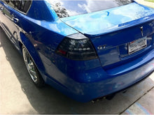 Laden Sie das Bild in den Galerie-Viewer, Spyder Pontiac G8 08-09 LED Tail Lights Blk ALT-YD-PG808-LED-BK