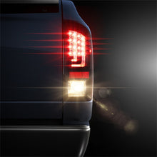 गैलरी व्यूवर में इमेज लोड करें, Spyder Dodge Ram 02-06 1500 Version 2 LED Tail Light - Black ALT-YD-DRAM02V2-LED-BK