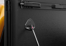 Charger l'image dans la galerie, Extang 05-20 Nissan Frontier (5 ft) (with factory side bed rail caps only) Xceed