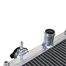 Laden Sie das Bild in den Galerie-Viewer, Skunk2 Alpha Series 94-01 Acura Integra Radiator (Full Size) (Dual Core) (Manual Trans.)