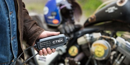 CTEK CT5 Time to Go Battery Charger and Maintainer / Tender