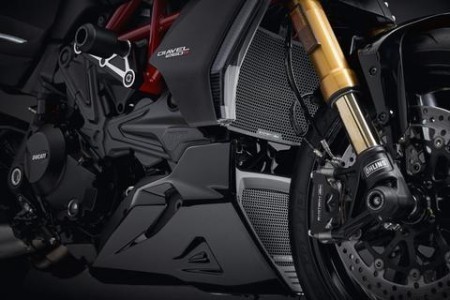 Evotech Performance Radiator and Oil Cooler Guard Set for Ducati Diavel 1260